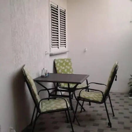 Cvitanovic Apartment *